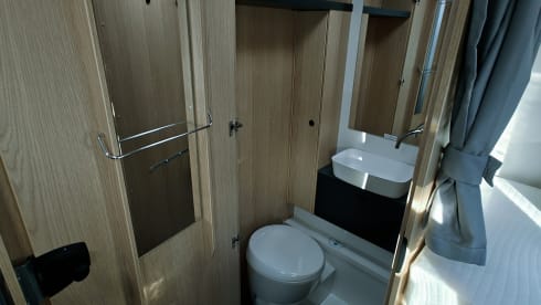 4p Sunlight semi-integrated uit 2024