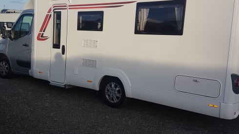 Loulou – 4 berth Lunar semi-integrated from 2020