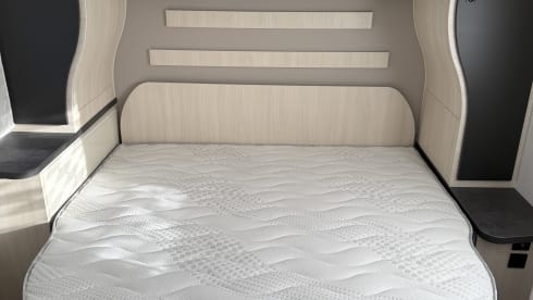 Challenger 328 β Challenger 328 Graphite Ultimate 2025