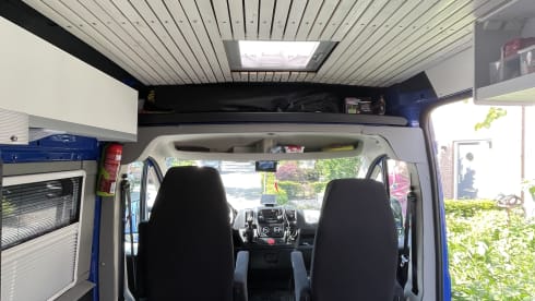 Blue Rambler – Peugeot Boxer bus camper from 2015