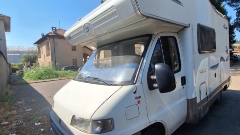 CHARLIE III – CAMPER