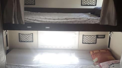 Arthur – Motorhome/tiny home to rent