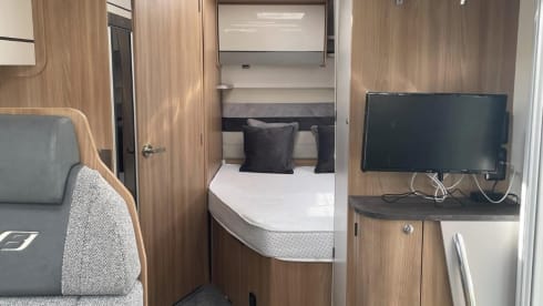 4 berth Bailey autograph 74-4