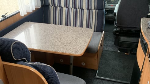 Dethleffs Advantage  – 4 person camper with bunk beds and air conditioning from 2011