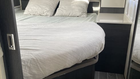 Feel Home on wheels – New and spacious Roller Team 2023 with central bed