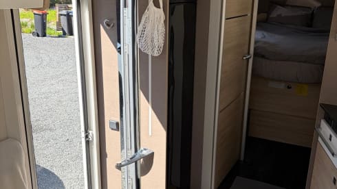 Luxuriöser 4-Personen-Camper Challenger 328 VIP (Modelljahr 2021) – Komplettes und komfortables Off-Grid-Camping