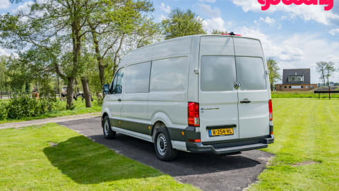 Fluistercamper – 100% electric VW Crafter, 2 persons, interior 2023