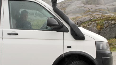 Dingle  – VW T5 4x4 Camper – Kompakt, modern & startklar für dein Abenteuer!