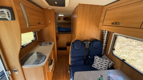 6p Chausson Flash 07 (air conditioning, TV, Apple CarPlay)