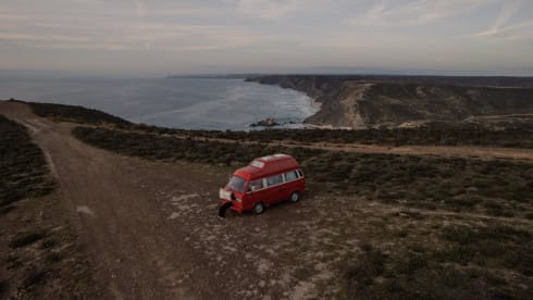 Vermelho  – Rent a Campervan Blue CLassics ‘s Volkswagen T3  red