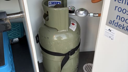 AmorA Campervan 6.0 meters for 2 persons with length beds