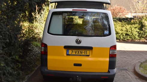Gijsje  – 4p Volkswagen campervan from 2012