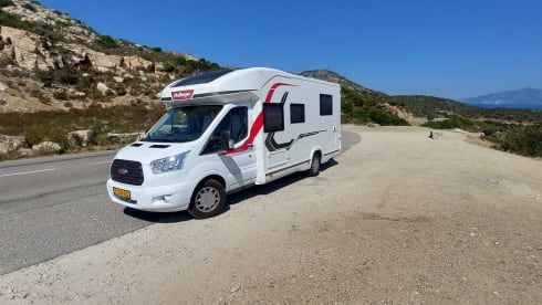 4p Challenger with queen-size bed, AIRCO and powerful 170 HP engine!