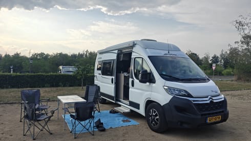 4p Pössl bus uit 2019