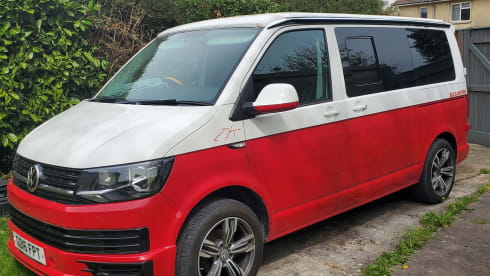 Carleys camper – 4 berth Volkswagen bus from 2016