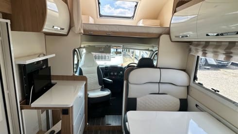 BRYONY – 6 berth Roller Team auto roller 746 