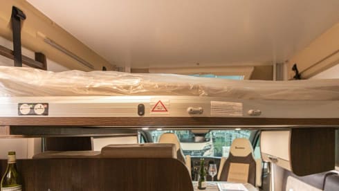 2021 *Full Option* Benimar Cocoon 463 with AUTOMATIC