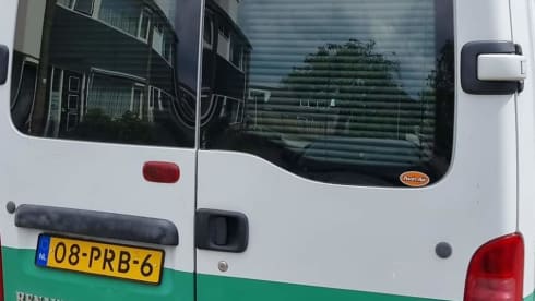 2p Renault bus from 2002