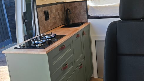 Madrid – Sprinter XXL a wonderful compact camper with lots of space!
