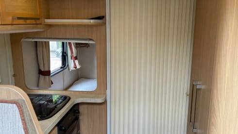 Eldiss – 4 berth,Peugeot,eldiss, with fixed bed 