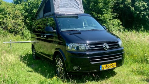 Complete and luxurious VW Multivan with WIDE BED