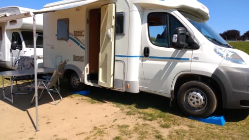 Madelief – Semi-integrated Adria Sport - Bronckhorst Campers