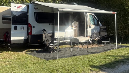 De Maly – 2p Malibu bus uit 2025