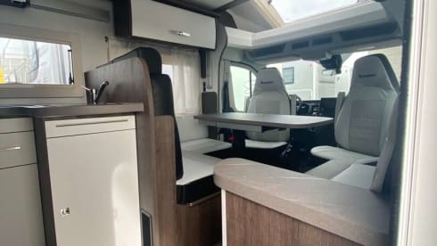 4p Benimar semi-integrated uit 2024
