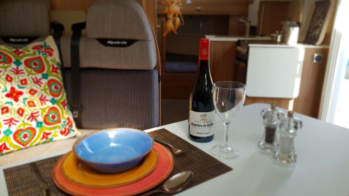 Wanderlust – Modern 6-Berth Motorhome with 5 Seatbelts - Your Adventure Awaits!