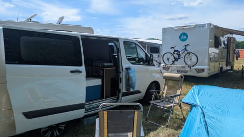 Camper incognito  – 2p Ford bus from 2018