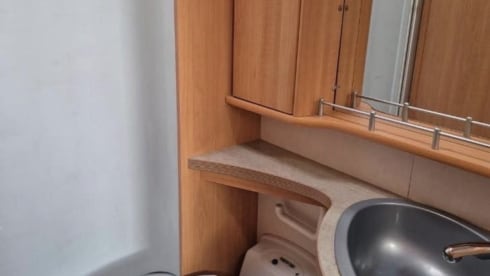 LMC Liberty Ti 662 - 4 Pers - 2x Airco - Halfintegraal