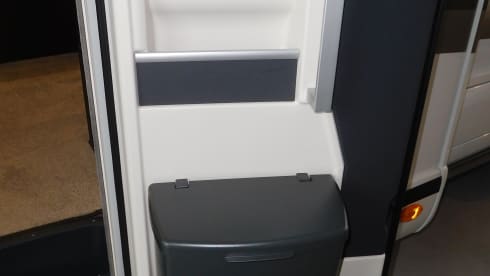 Cocoon 468 – New "2021" 4-person Cocoon 468: the comfort of home, even on the road