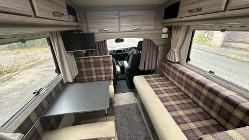 Annie – 2 berth Citroën Dispatch 2020