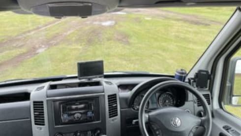 Vida the Van – Vida the Van – Adventure ready, off grid, VW Crafter LWB family campervan