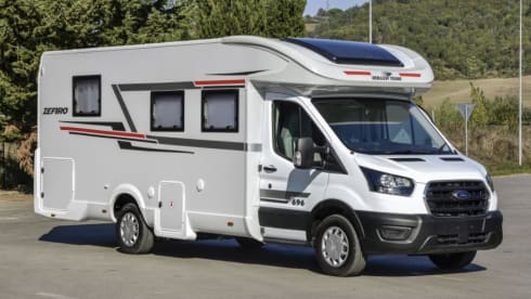 Caroline – Brand New 2022  5 Berth camper , Price includes Insurance 
