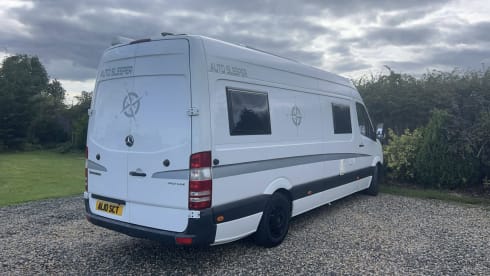 The Spirit of Scotland – Explore Scotland in our 2/3 Bed Mercedes, Toilet & Shower Free Insurance