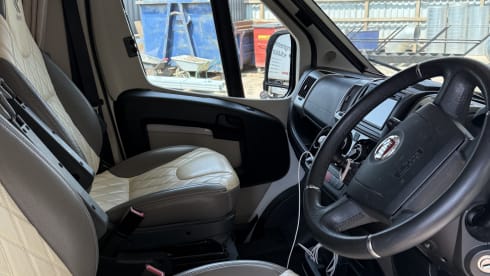 Luxury home on the road – 5 berth Fiat ducato, Super Brigg 695, 2017