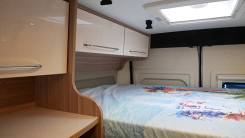 Dreamer D55 6 mtr, 4 sleeping 4 seats, bunk bed, 6 mtr.