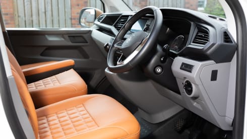 Harriette – 4 berth Volkswagen CamperKing Montecarlo 2021