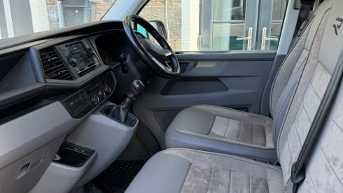 Jura – Jura - VW Transporter T6.1 4 Berth