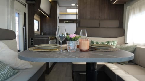 Benimar 444 V1 cocoon β 4p Benimar semi-integrated uit 2025