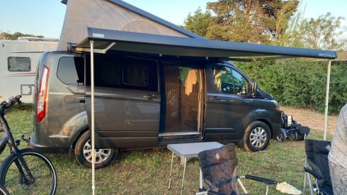Nugget – Ford Nugget Plus 2023 with pop-up roof