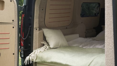 Outbeing  – Camping-car 2 places, autre modèle à partir de 2026