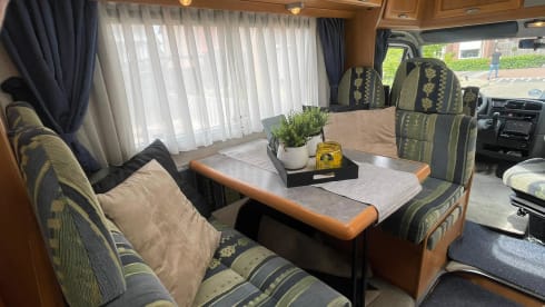 Camper verhuur Deurne – Complete hymer camper with inventory for rent 4p air conditioning
