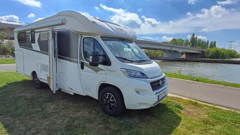 Dolce Farniente – 4 McLouis semi-integrated from 2018