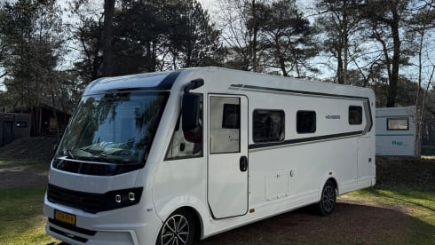 Weinsberg Caracore 700 meg – 4p Fiat integrated from 2024