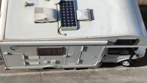 ROLLER TEAM FREEZ – FORD 4 + 1 beds and DOUBLE CLIMATE