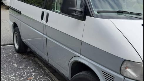 Mustaches – Camp'In Box Volkswagen T4