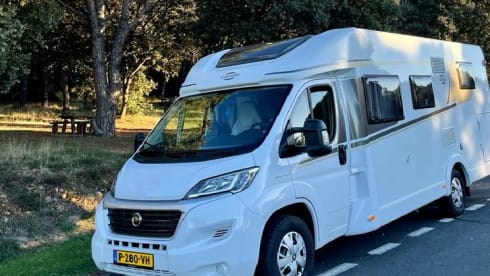 Very nice & complete Hymer Carado T448 year of manufacture 2020
