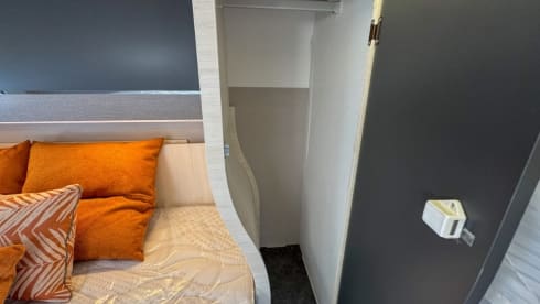 Clifford – Luxury 4 berth Chausson 788 Auto 2025